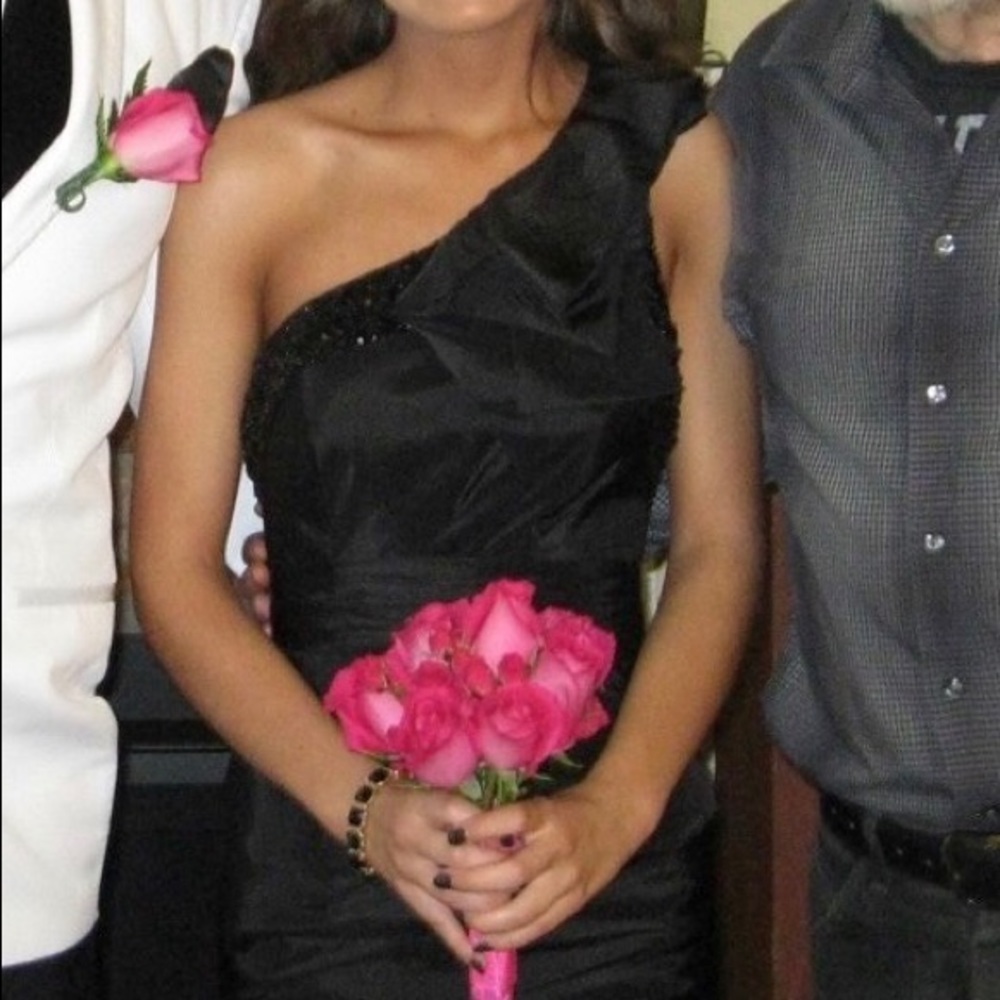 BLACK TIE READY: Black Evening Gown